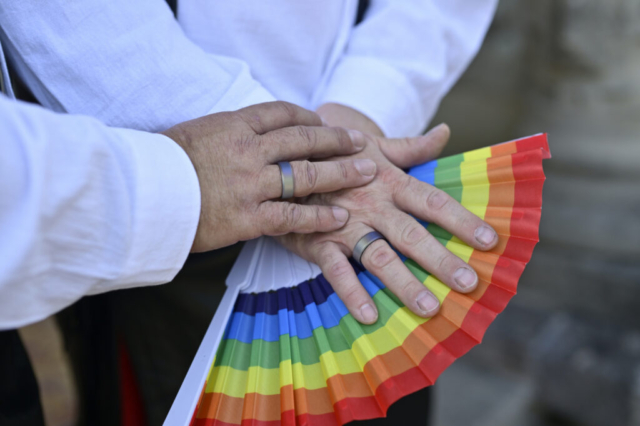 Regenbogenhochzeit Queer